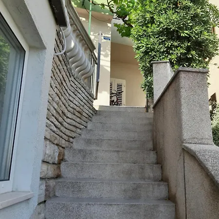 Moonshine With Magnificent View 4*