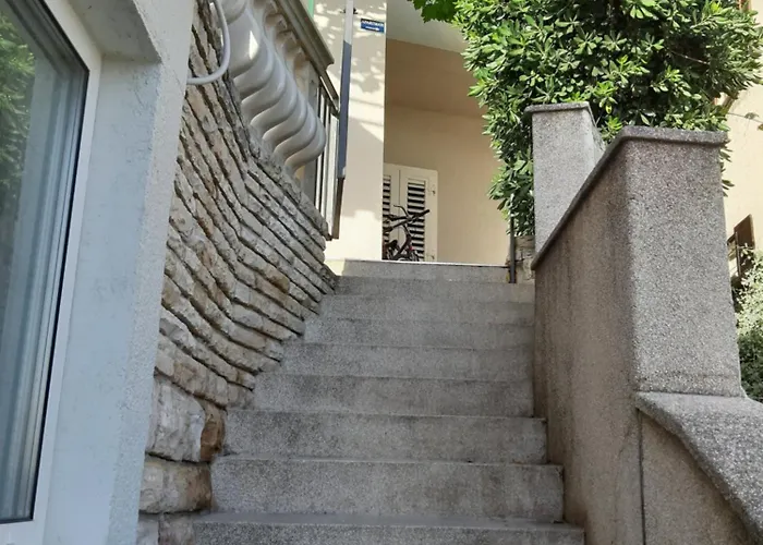 Moonshine Apartment With Magnificent View 4*