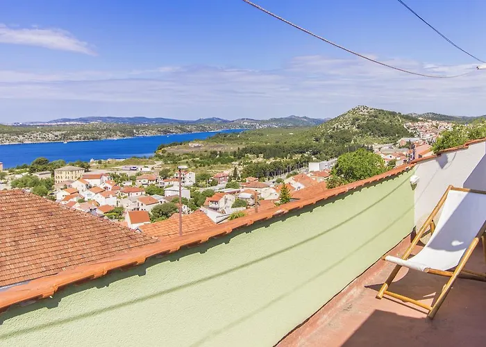 Moonshine Apartment With Magnificent View Guest house Sibenik