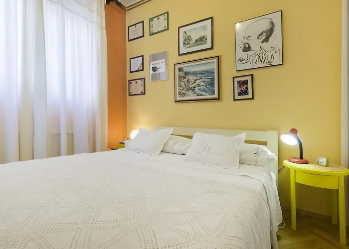 Moonshine Apartment With Magnificent View Гостевой дом