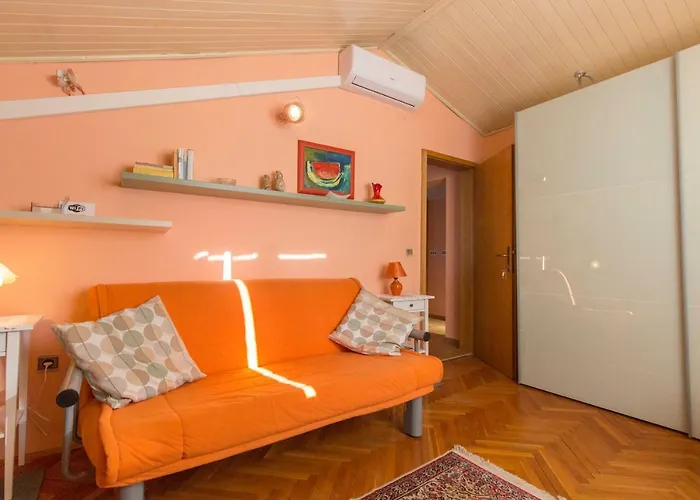 Moonshine Apartment With Magnificent View Гостевой дом 4*